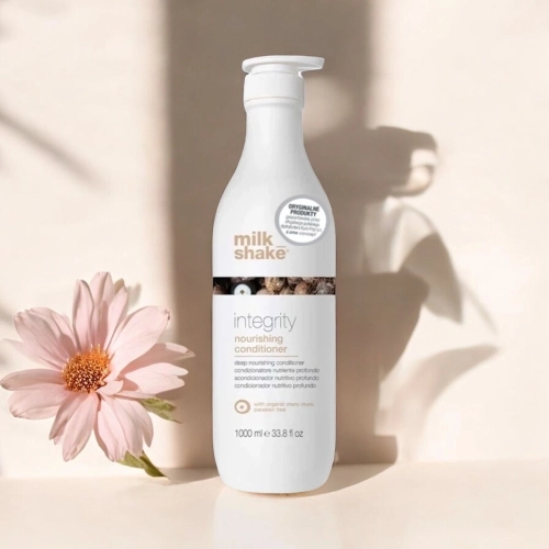 Milk shake Integrity Nourishing Conditioner - odżywka regenerująca 1l